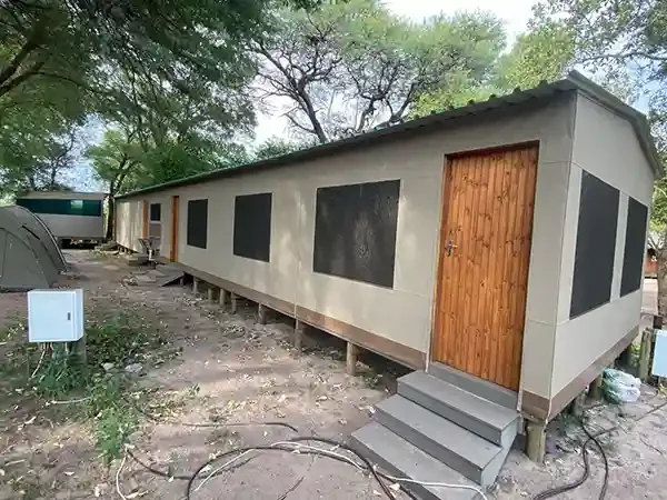 CL-Gal-Savuti staff dining 2