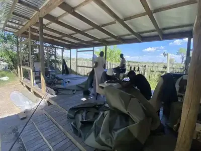 CL-Gal-Okuti - KitchenIMG_4905