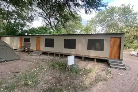 CL-Gal-Savuti staff dining